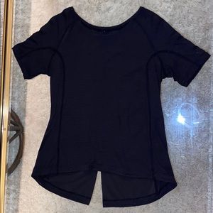Lululemon black top